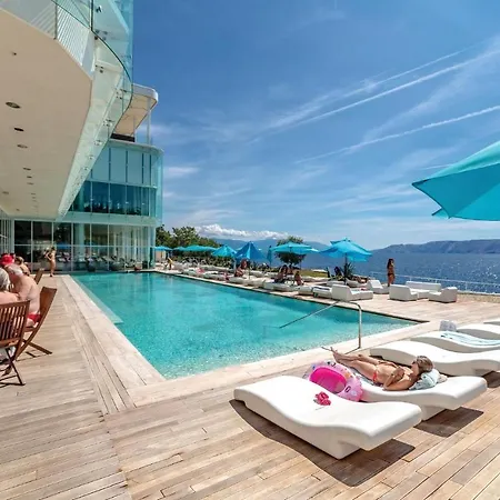 In With Outdoor Swimming Pool, Wifi And Swimming Pool Διαμέρισμα Novi Vinodolski