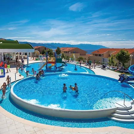 Διαμέρισμα In With Outdoor Swimming Pool, Wifi And Swimming Pool Novi Vinodolski