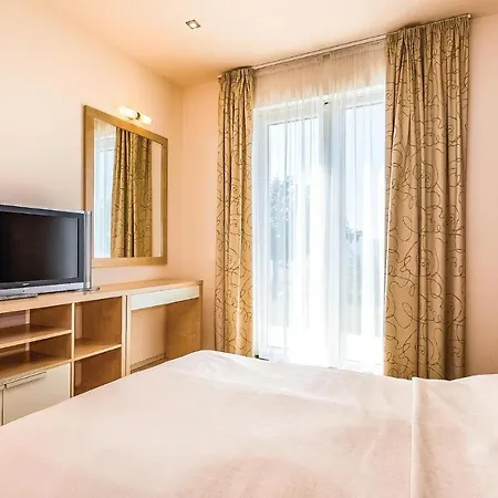 Διαμέρισμα In With Outdoor Swimming Pool, Wifi And Swimming Pool