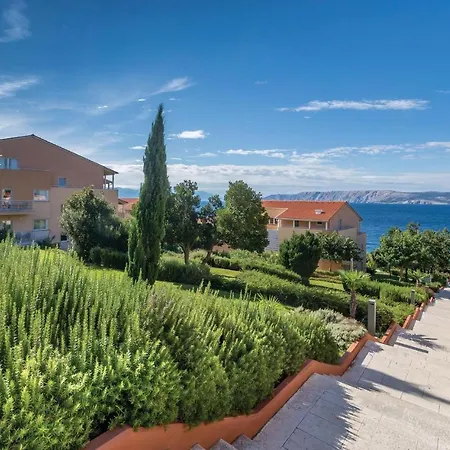In With Outdoor Swimming Pool, Wifi And Swimming Pool Διαμέρισμα Novi Vinodolski