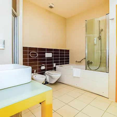 Διαμέρισμα In With Outdoor Swimming Pool, Wifi And Swimming Pool *