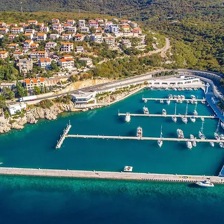 Διαμέρισμα In With Outdoor Swimming Pool, Wifi And Swimming Pool