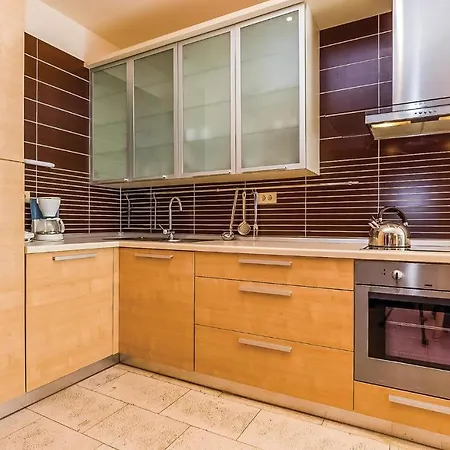 Διαμέρισμα In With Outdoor Swimming Pool, Wifi And Swimming Pool *