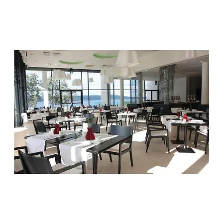 Διαμέρισμα In With Outdoor Swimming Pool, Wifi And Swimming Pool Novi Vinodolski